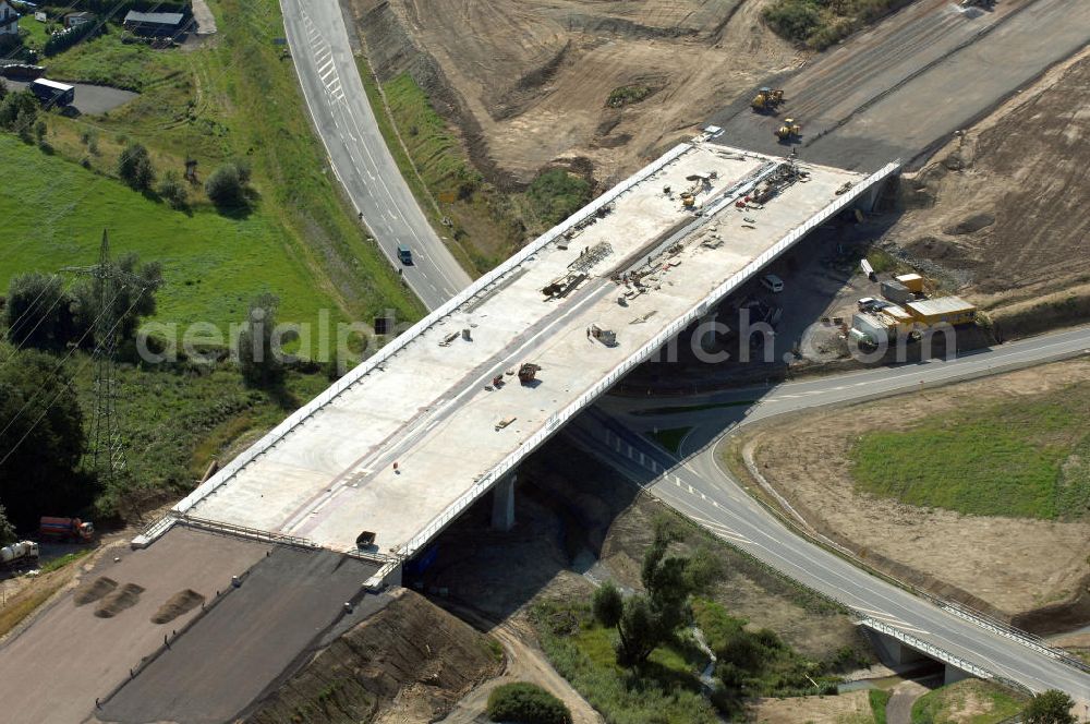 Aerial image Großenlupnitz - Blick auf die Baustelle der neuen Böbertalbrücke mit einer Länge von 370 m. Die Brücke ist Teil des Projekt Nordverlegung / Umfahrung Hörselberge der Autobahn E40 / A4 in Thüringen bei Eisenach. Durchgeführt werden die im Zuge dieses Projektes notwendigen Arbeiten unter an derem von den Mitarbeitern der Niederlassung Weimar der EUROVIA Verkehrsbau Union sowie der Niederlassungen Abbruch und Erdbau, Betonstraßenbau, Ingenieurbau und TECO Schallschutz der EUROVIA Beton sowie der DEGES.