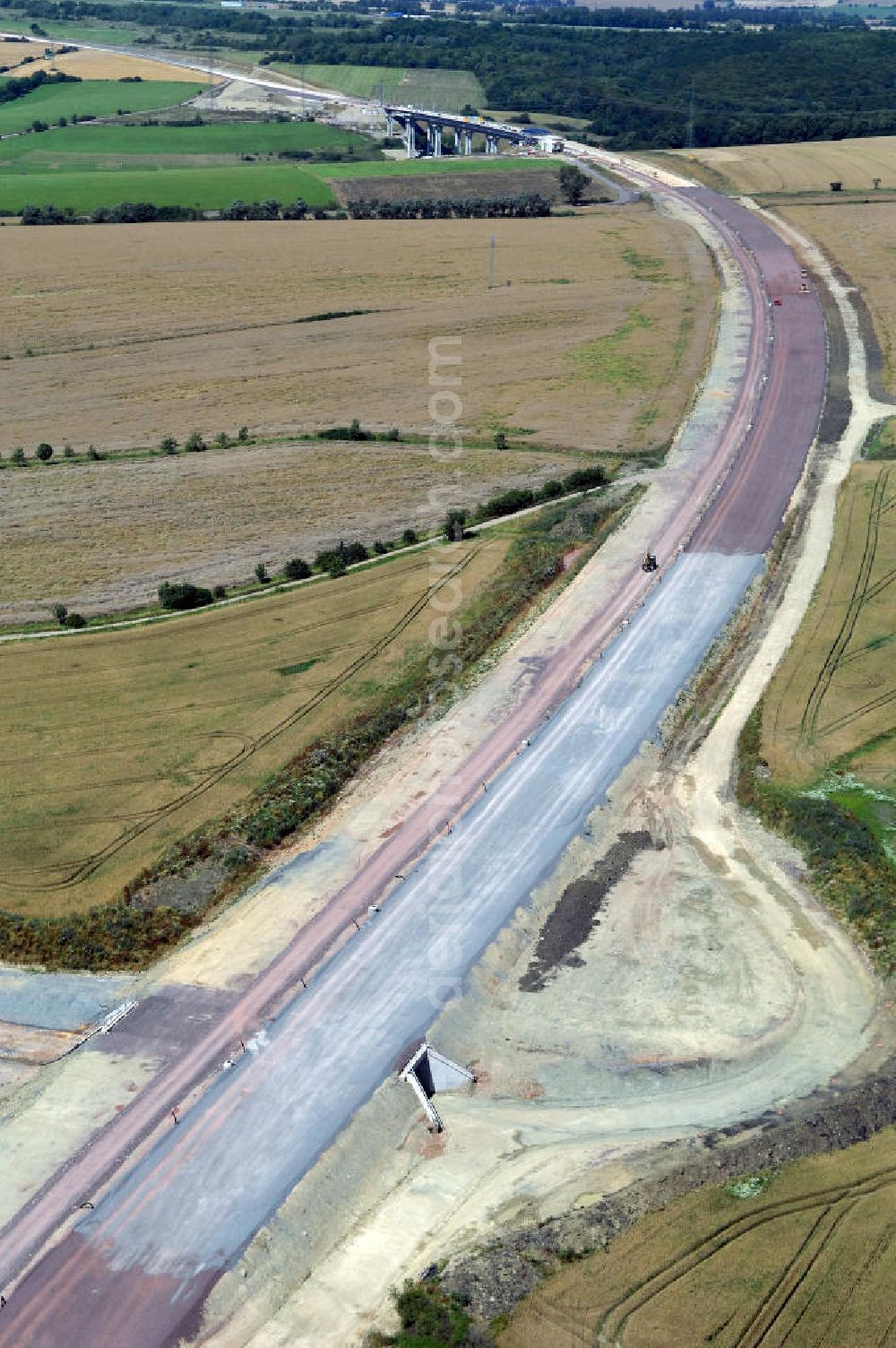 Aerial image Hastrungsfeld - Blick auf die Baustelle der A4 mit einer Unterführung bei Hastrungsfeld. Der Neubau ist Teil des Projekt Nordverlegung / Umfahrung Hörselberge der Autobahn E40 / A4 in Thüringen bei Eisenach. Durchgeführt werden die im Zuge dieses Projektes notwendigen Arbeiten unter an derem von den Mitarbeitern der Niederlassung Weimar der EUROVIA Verkehrsbau Union sowie der Niederlassungen Abbruch und Erdbau, Betonstraßenbau, Ingenieurbau und TECO Schallschutz der EUROVIA Beton sowie der DEGES.