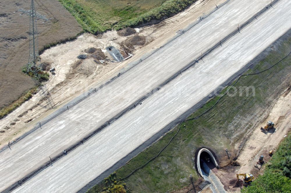 Aerial photograph Hötzelsroda - Blick auf die Baustelle einer Unterführung der A4 westlich von Hötzelsroda. Der Neubau ist Teil des Projekt Nordverlegung / Umfahrung Hörselberge der Autobahn E40 / A4 in Thüringen bei Eisenach. Durchgeführt werden die im Zuge dieses Projektes notwendigen Arbeiten unter an derem von den Mitarbeitern der Niederlassung Weimar der EUROVIA Verkehrsbau Union sowie der Niederlassungen Abbruch und Erdbau, Betonstraßenbau, Ingenieurbau und TECO Schallschutz der EUROVIA Beton sowie der DEGES.