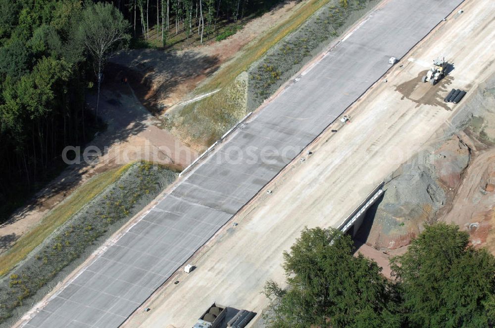 Aerial image Madelungen - Blick auf die Baustelle einer Unterführung der A4 südlich von Madelungen. Der Neubau ist Teil des Projekt Nordverlegung / Umfahrung Hörselberge der Autobahn E40 / A4 in Thüringen bei Eisenach. Durchgeführt werden die im Zuge dieses Projektes notwendigen Arbeiten unter an derem von den Mitarbeitern der Niederlassung Weimar der EUROVIA Verkehrsbau Union sowie der Niederlassungen Abbruch und Erdbau, Betonstraßenbau, Ingenieurbau und TECO Schallschutz der EUROVIA Beton sowie der DEGES.