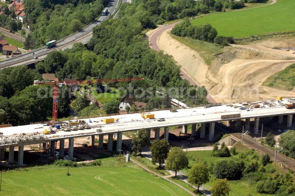 Sättelstädt from the bird's eye view: Blick auf die Baustelle der neuen Hörseltalbrücke mit einer Länge von 195 m. Die Brücke ist Teil des Projekt Nordverlegung / Umfahrung Hörselberge der Autobahn E40 / A4 in Thüringen bei Eisenach. Durchgeführt werden die im Zuge dieses Projektes notwendigen Arbeiten unter an derem von den Mitarbeitern der Niederlassung Weimar der EUROVIA Verkehrsbau Union sowie der Niederlassungen Abbruch und Erdbau, Betonstraßenbau, Ingenieurbau und TECO Schallschutz der EUROVIA Beton sowie der DEGES.