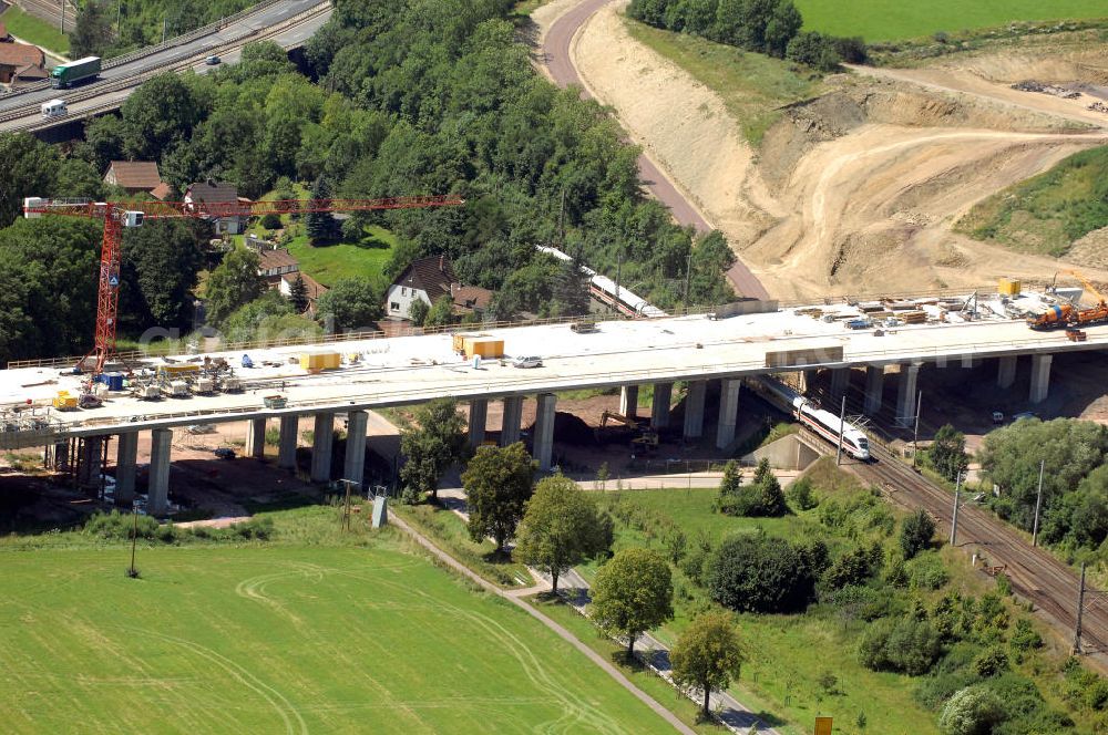 Aerial image Sättelstädt - Blick auf die Baustelle der neuen Hörseltalbrücke mit einer Länge von 195 m. Die Brücke ist Teil des Projekt Nordverlegung / Umfahrung Hörselberge der Autobahn E40 / A4 in Thüringen bei Eisenach. Durchgeführt werden die im Zuge dieses Projektes notwendigen Arbeiten unter an derem von den Mitarbeitern der Niederlassung Weimar der EUROVIA Verkehrsbau Union sowie der Niederlassungen Abbruch und Erdbau, Betonstraßenbau, Ingenieurbau und TECO Schallschutz der EUROVIA Beton sowie der DEGES.