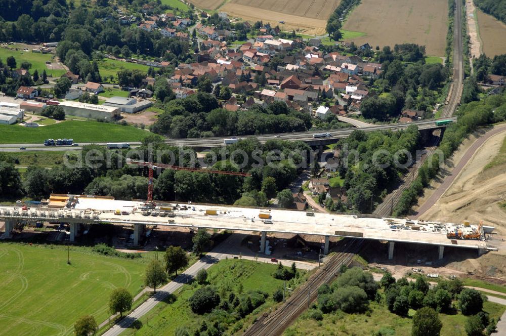 Aerial photograph Sättelstädt - Blick auf die Baustelle der neuen Hörseltalbrücke mit einer Länge von 195 m. Die Brücke ist Teil des Projekt Nordverlegung / Umfahrung Hörselberge der Autobahn E40 / A4 in Thüringen bei Eisenach. Durchgeführt werden die im Zuge dieses Projektes notwendigen Arbeiten unter an derem von den Mitarbeitern der Niederlassung Weimar der EUROVIA Verkehrsbau Union sowie der Niederlassungen Abbruch und Erdbau, Betonstraßenbau, Ingenieurbau und TECO Schallschutz der EUROVIA Beton sowie der DEGES.