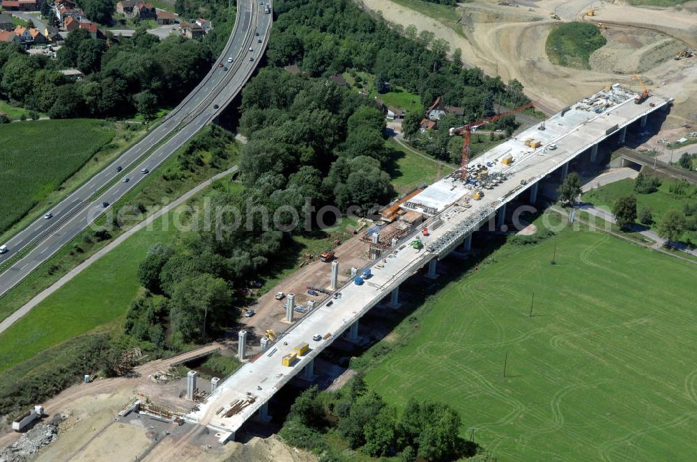 Aerial image Sättelstädt - Blick auf die Baustelle der neuen Hörseltalbrücke mit einer Länge von 195 m. Die Brücke ist Teil des Projekt Nordverlegung / Umfahrung Hörselberge der Autobahn E40 / A4 in Thüringen bei Eisenach. Durchgeführt werden die im Zuge dieses Projektes notwendigen Arbeiten unter an derem von den Mitarbeitern der Niederlassung Weimar der EUROVIA Verkehrsbau Union sowie der Niederlassungen Abbruch und Erdbau, Betonstraßenbau, Ingenieurbau und TECO Schallschutz der EUROVIA Beton sowie der DEGES.