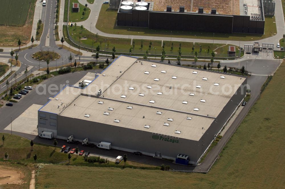 Aerial image Frankfurt am Main - Blick auf eine Immobilie von ProLogis in Frankfurt am Main in Hessen. Die Immobilie mit 7.000 m² Logistikfläche und 1.100 m² Büro wird von ProLogis, dem weltweit größten Eigentümer von Logistikimmobilien, an die Theodor Wille Intertrade GmbH vermietet. Kontakt: Christian Bischoff, Managing Director Northern Europe, ProLogis Germany Management GmbH, Tel. +49 (0) 211 542 310,