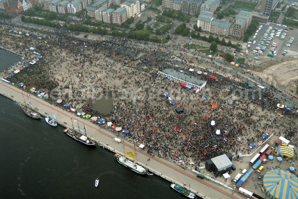 Aerial photograph Rostock - Protest demonstration for the G8 summit on boat moorings at the port of the inland port Rostocker Stadthafen in the district Mitte in Rostock in the state Mecklenburg - Western Pomerania, Germany