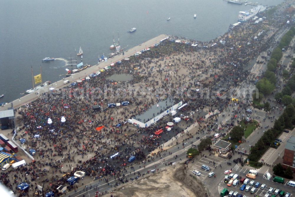 Aerial photograph Rostock - Protest demonstration for the G8 summit on boat moorings at the port of the inland port Rostocker Stadthafen in the district Mitte in Rostock in the state Mecklenburg - Western Pomerania, Germany