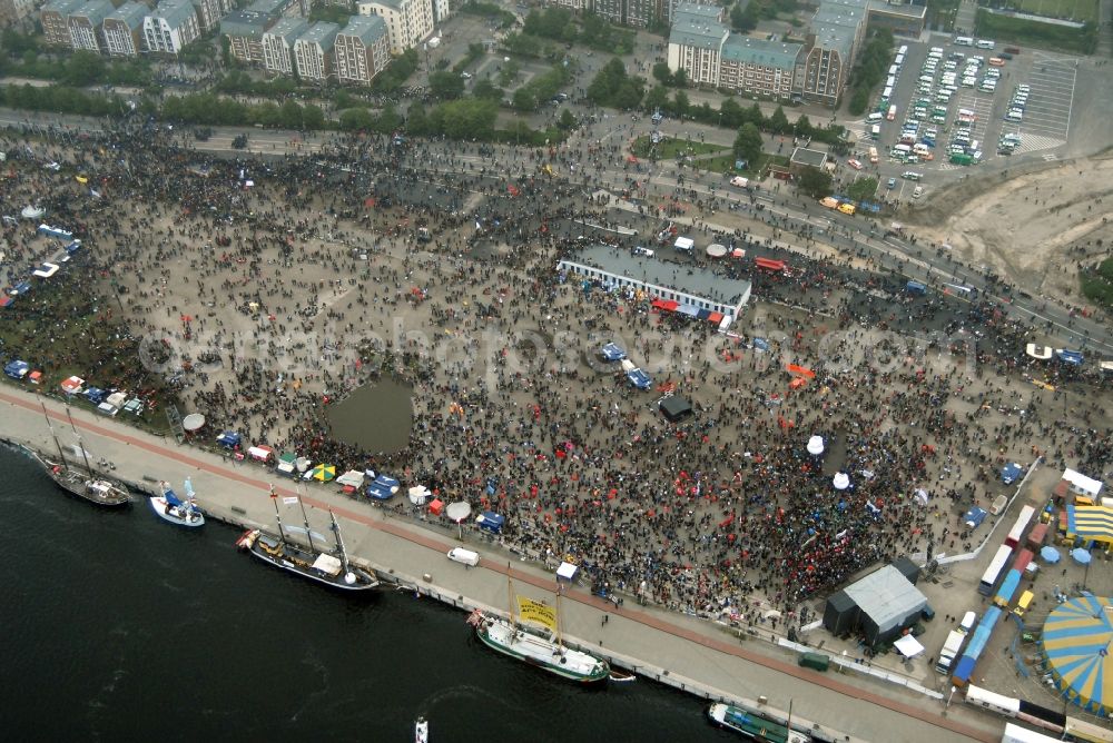 Aerial photograph Rostock - Protest demonstration for the G8 summit on boat moorings at the port of the inland port Rostocker Stadthafen in the district Mitte in Rostock in the state Mecklenburg - Western Pomerania, Germany