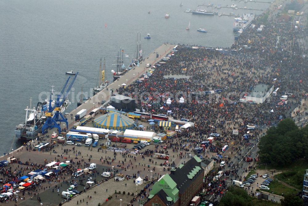 Aerial photograph Rostock - Protest demonstration for the G8 summit on boat moorings at the port of the inland port Rostocker Stadthafen in the district Mitte in Rostock in the state Mecklenburg - Western Pomerania, Germany