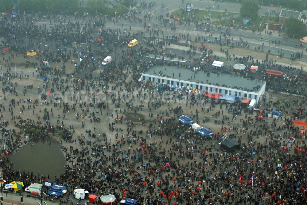 Rostock from above - Protest demonstration for the G8 summit on boat moorings at the port of the inland port Rostocker Stadthafen in the district Mitte in Rostock in the state Mecklenburg - Western Pomerania, Germany