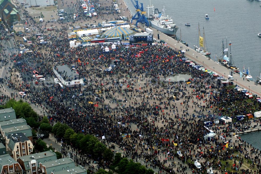 Aerial image Rostock - Protest demonstration for the G8 summit on boat moorings at the port of the inland port Rostocker Stadthafen in the district Mitte in Rostock in the state Mecklenburg - Western Pomerania, Germany