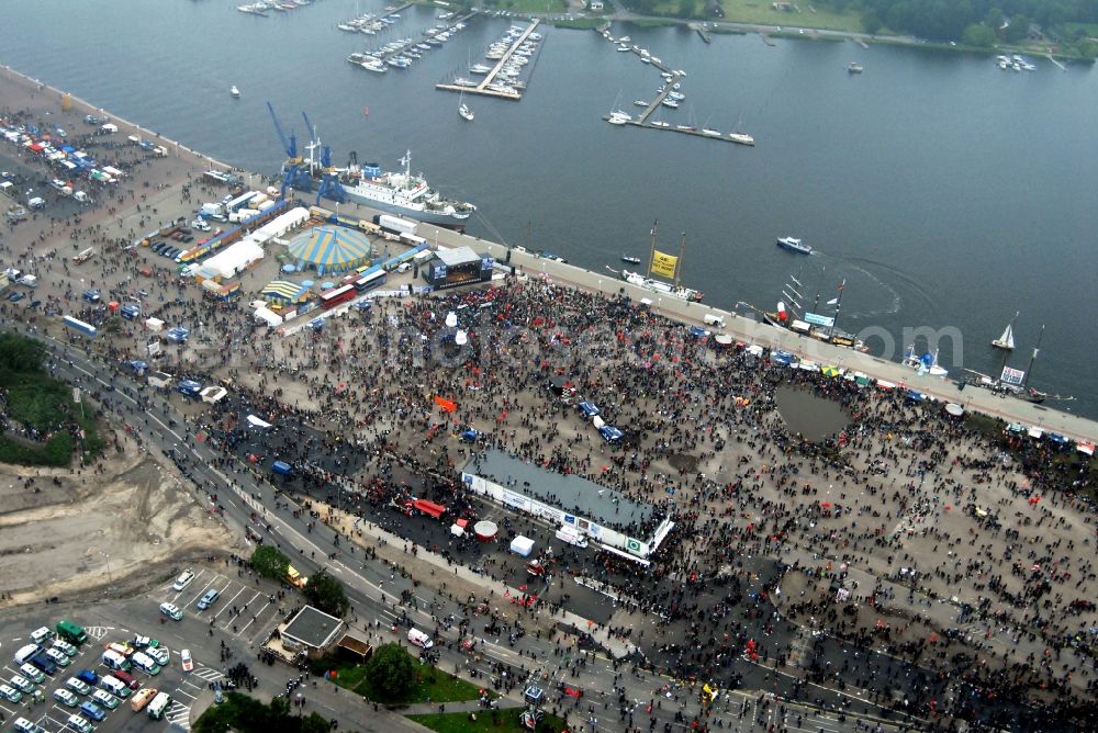 Aerial photograph Rostock - Protest demonstration for the G8 summit on boat moorings at the port of the inland port Rostocker Stadthafen in the district Mitte in Rostock in the state Mecklenburg - Western Pomerania, Germany