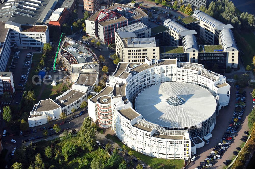 Berlin from above - Das Produktionstechnische Zentrum, PTZ, und die Baustelle am Institut für Werkzeugmaschinen und Fabrikbetrieb, IWF, der Technischen Universität Berlin an der Pascalstraße in Berlin-Charlottenburg. The production-related center / centre and a construction area at the institute for machine tools and factory of the University of Technology.