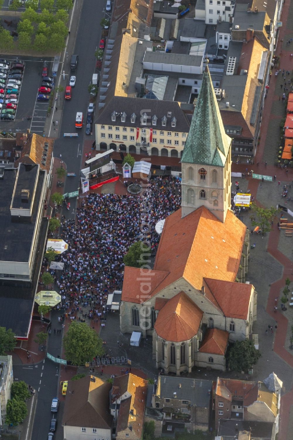 Bochum from the bird's eye view: Visitors to the public view of public viewing before the big screen at the St. Paul Church in Hamm on the occasion of European Championship quarter-final match between Germany and Greece