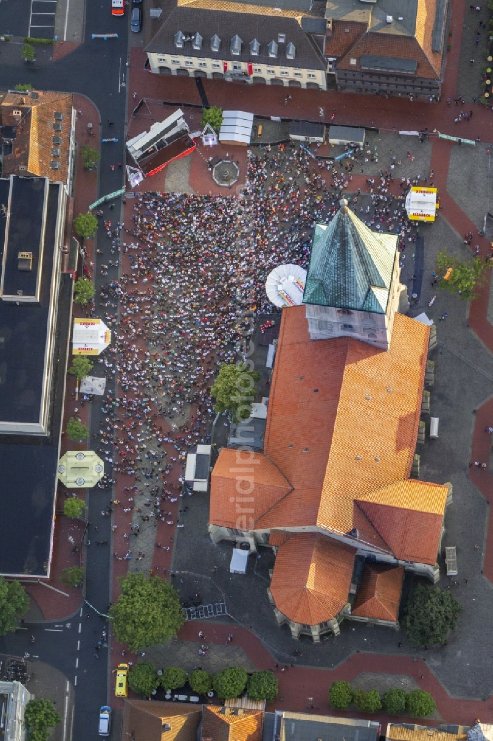 Aerial photograph Bochum - Visitors to the public view of public viewing before the big screen at the St. Paul Church in Hamm on the occasion of European Championship quarter-final match between Germany and Greece