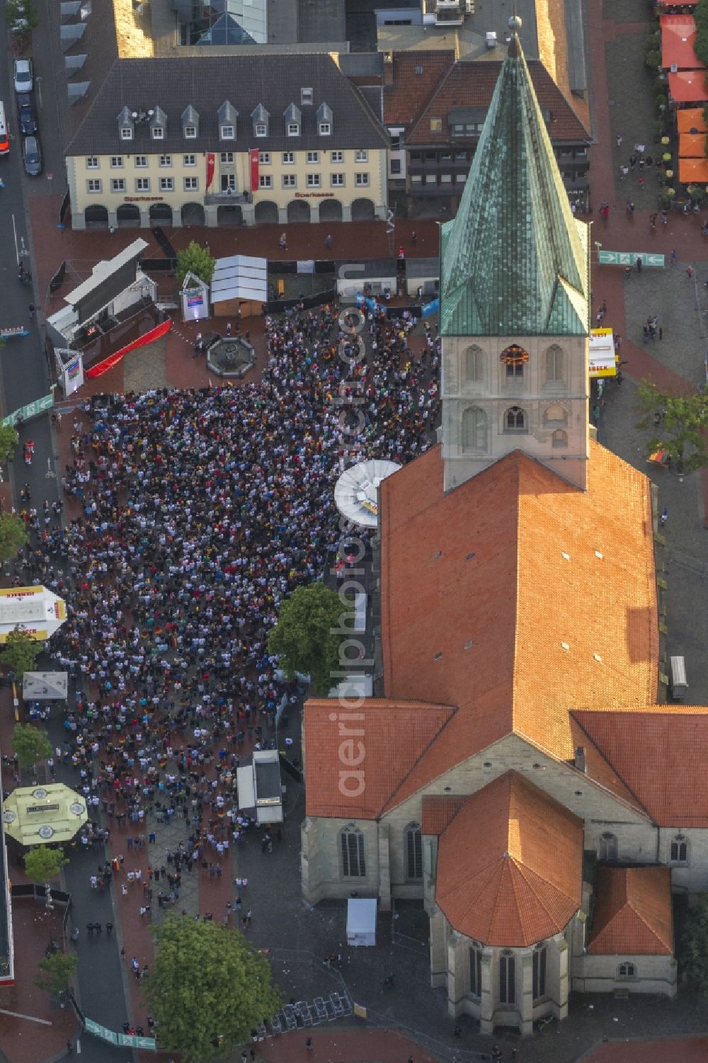 Aerial photograph Bochum - Visitors to the public view of public viewing before the big screen at the St. Paul Church in Hamm on the occasion of European Championship quarter-final match between Germany and Greece