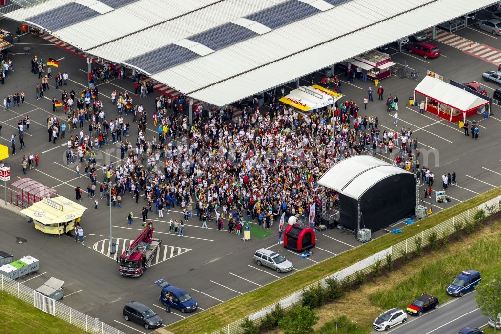 Hamm from the bird's eye view: Public Viewing Event - Handelshof occasion of the Football World Cup 2014 in Hamm in North Rhine-Westphalia