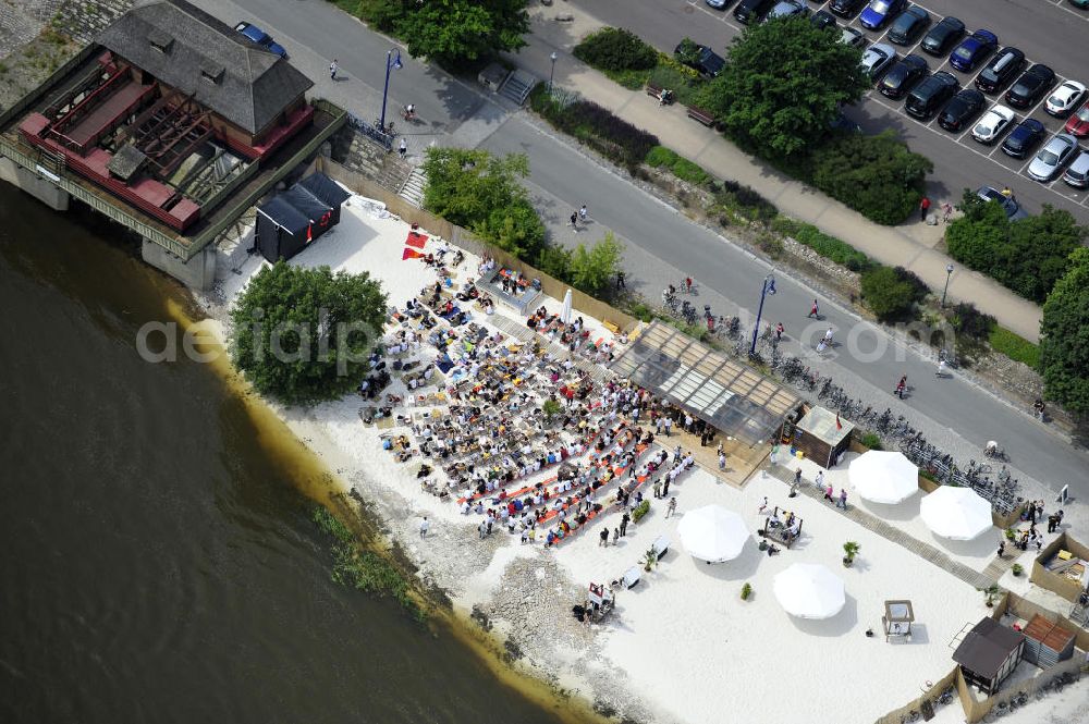 Aerial photograph Magdeburg - Public Viewing zum WM - Fußballspiel Deutschland gegen Serbien (0:1) an der Strandbar Magdeburg an der Elbe. Public viewing for the World Cup - Germany football match against Serbia (0-1) in the beach bar on the Elbe.