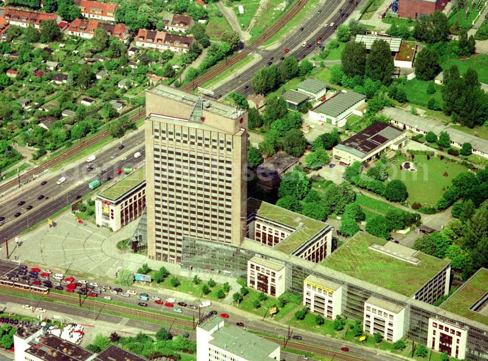 Aerial image Berlin - Marzahn - PYRAMIDE an der Rhinstraße / Landsberger Allee in Berlin - Marzahn.