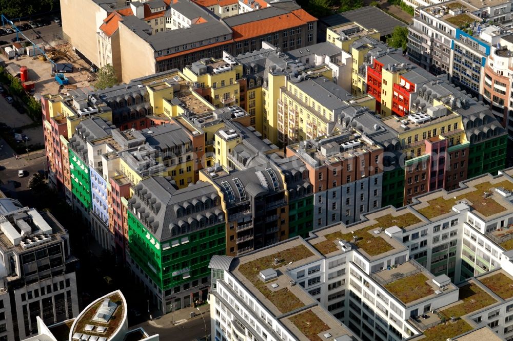 Aerial image Berlin - View to the Quartier Schuetzenstrasse and the integrated Hotel Mercure in the historic Friedrichstadt in Berlin-Mitte. The complex of buisness and office areas was devolped from the italian architect Aldo Rossi