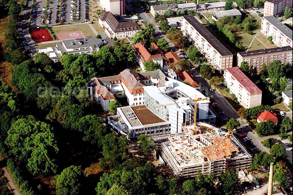 Aerial photograph Quedlinburg / Sachsen-Anhalt - Quedlinburg / Sachsen-Anhalt Stadtteilansicht von Quedlinburg in Sachsen-Anhalt mit Blick auf Baustelle für den Neubau des Quedlinburger Krankenhauses