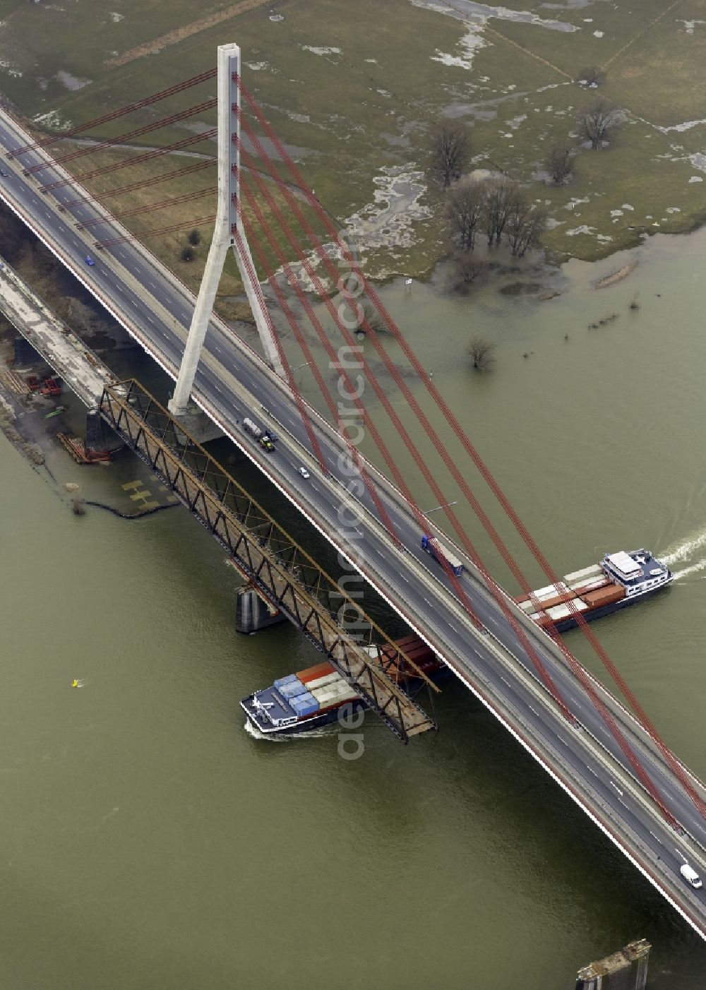 Aerial image Wesel - Railway tracks and buildings and the main station in Dusseldorf in North Rhine-Westphalia