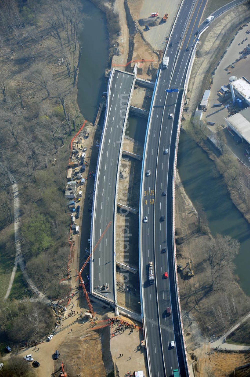 Aerial image Braunschweig - View of the implementation and expansion of the motorway junction Brunswick-southwest along the freeway A29 / A 395 in Lower Saxony. The construction company EUROVIA built here are some new bridges. Owner is the Lower Saxony state authorities for road construction and transport