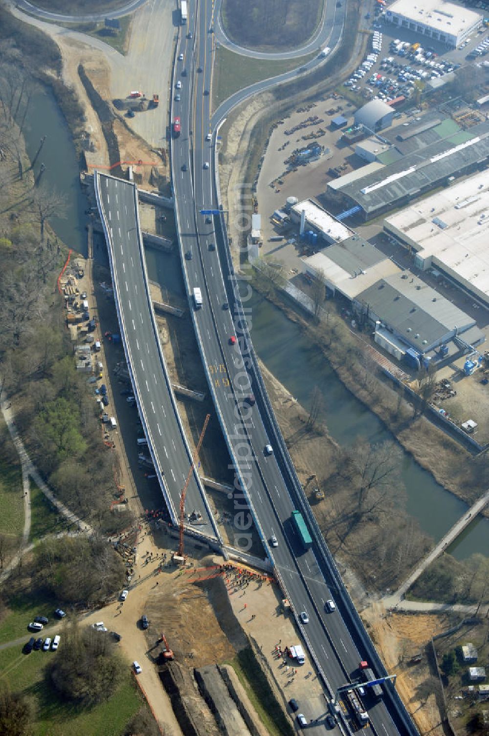 Aerial photograph Braunschweig - View of the implementation and expansion of the motorway junction Brunswick-southwest along the freeway A29 / A 395 in Lower Saxony. The construction company EUROVIA built here are some new bridges. Owner is the Lower Saxony state authorities for road construction and transport