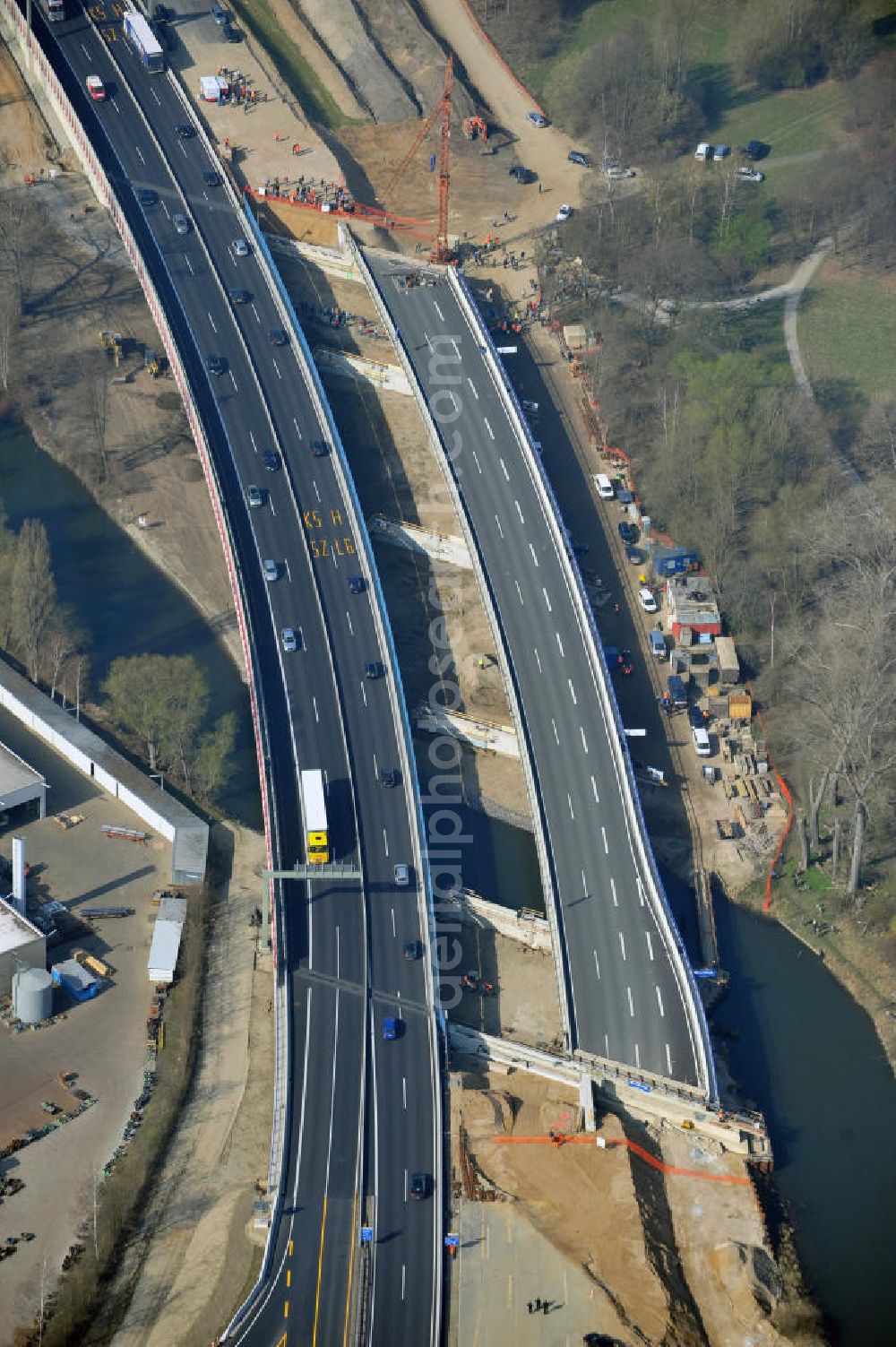 Aerial image Braunschweig - View of the implementation and expansion of the motorway junction Brunswick-southwest along the freeway A29 / A 395 in Lower Saxony. The construction company EUROVIA built here are some new bridges. Owner is the Lower Saxony state authorities for road construction and transport