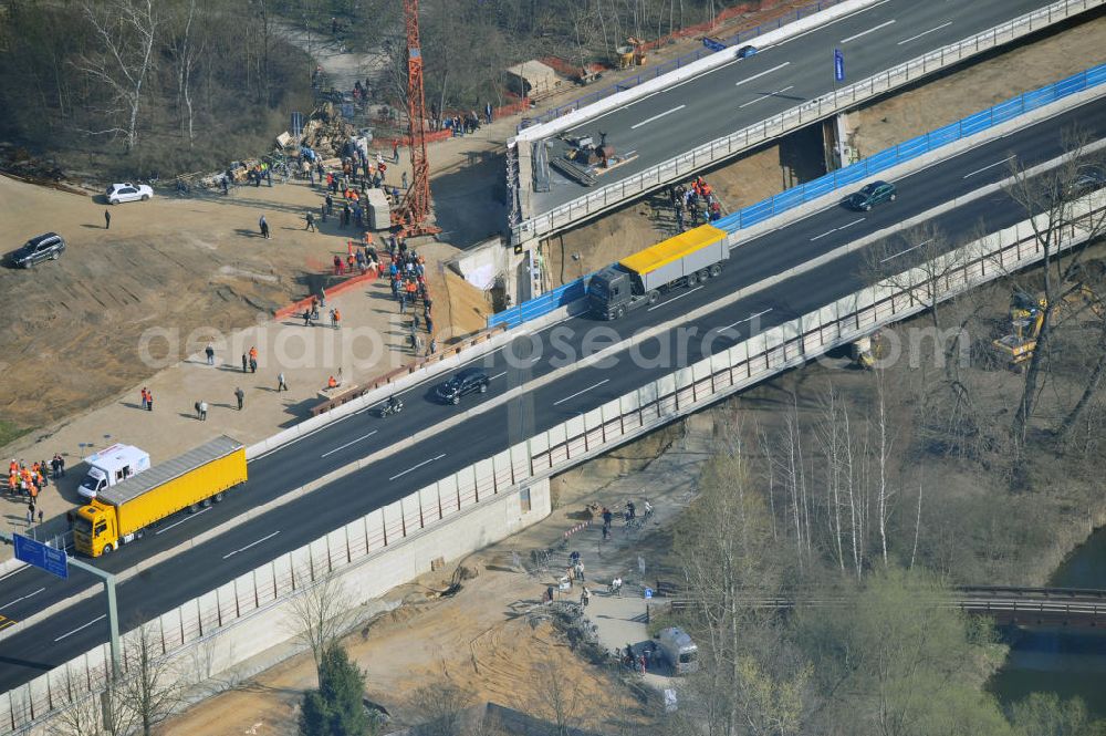 Braunschweig from the bird's eye view: View of the implementation and expansion of the motorway junction Brunswick-southwest along the freeway A29 / A 395 in Lower Saxony. The construction company EUROVIA built here are some new bridges. Owner is the Lower Saxony state authorities for road construction and transport