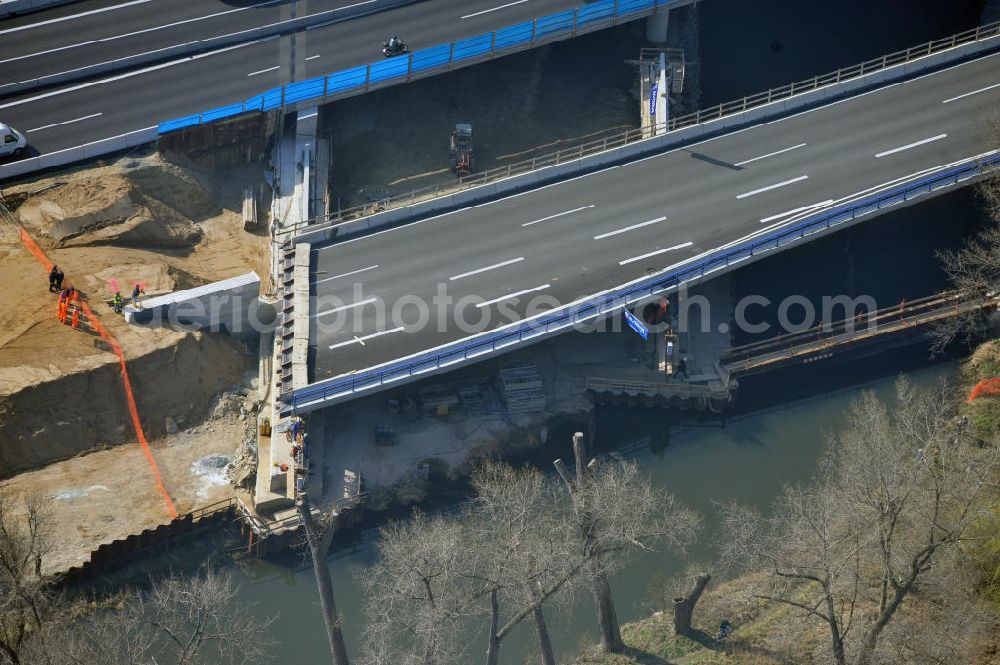 Braunschweig from the bird's eye view: View of the implementation and expansion of the motorway junction Brunswick-southwest along the freeway A29 / A 395 in Lower Saxony. The construction company EUROVIA built here are some new bridges. Owner is the Lower Saxony state authorities for road construction and transport