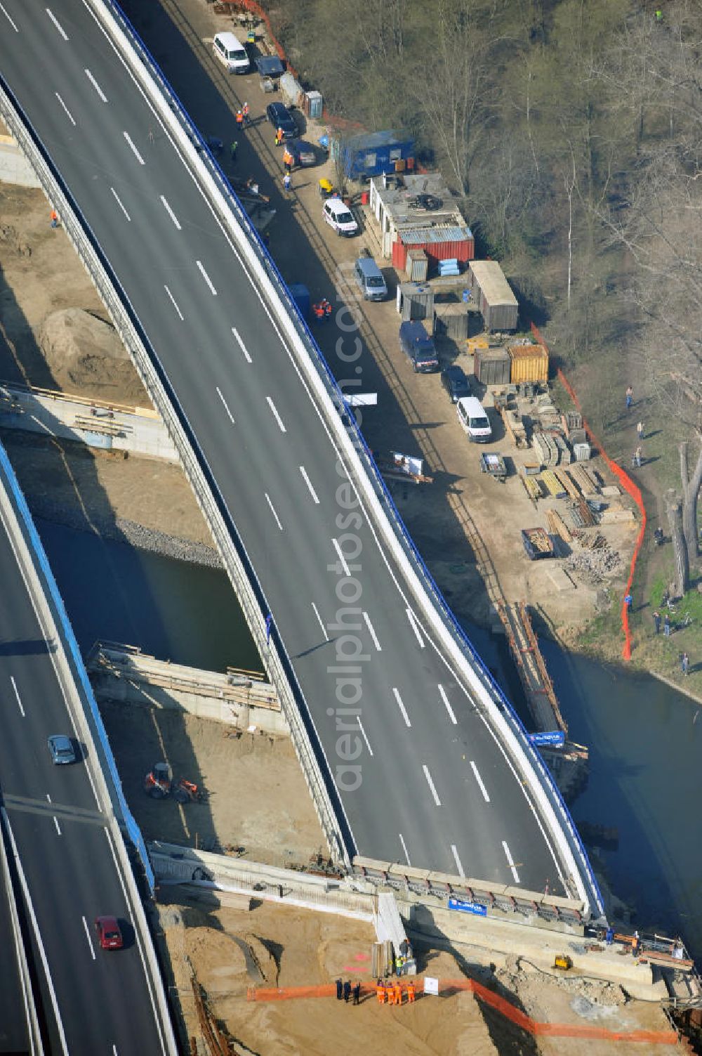 Aerial photograph Braunschweig - View of the implementation and expansion of the motorway junction Brunswick-southwest along the freeway A29 / A 395 in Lower Saxony. The construction company EUROVIA built here are some new bridges. Owner is the Lower Saxony state authorities for road construction and transport