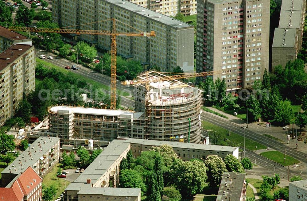 Berlin / Friedrichshain from above - 24.05.1994 Radsporthalle-Baustelle auf dem Gelände der ehemaligen Seelenbinderhalle