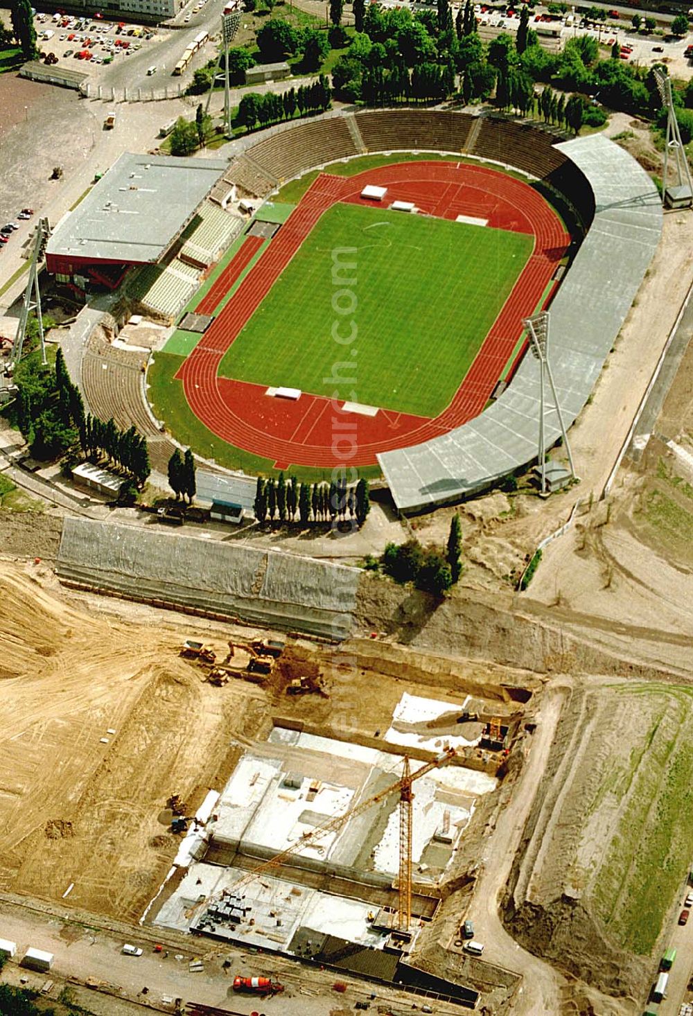 Aerial image Berlin / Friedrichshain - 24.05.1994 Radsporthalle-Baustelle auf dem Gelände der ehemaligen Seelenbinderhalle