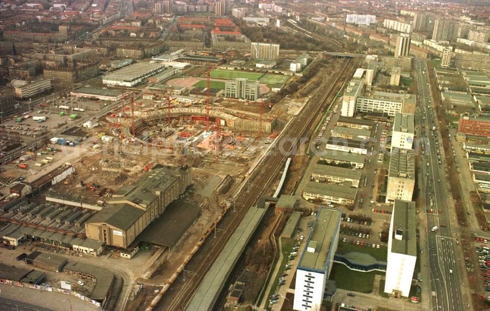 Berlin from the bird's eye view: 13.02.95 Radsporthallenbau an der Landsberger Allee/ Storkower Straße