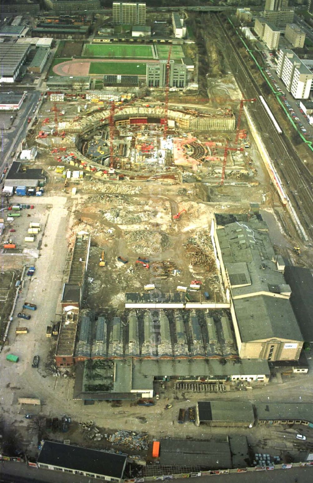 Berlin from the bird's eye view: 13.02.95 Radsporthallenbau an der Landsberger Allee/ Storkower Straße