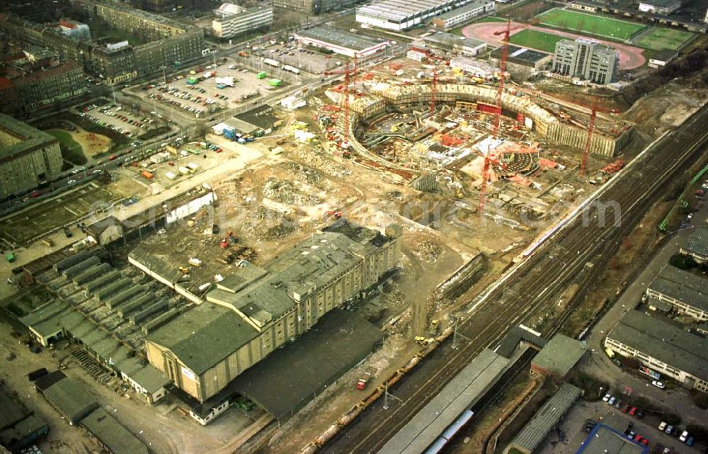 Aerial image Berlin - 13.02.95 Radsporthallenbau an der Landsberger Allee/ Storkower Straße