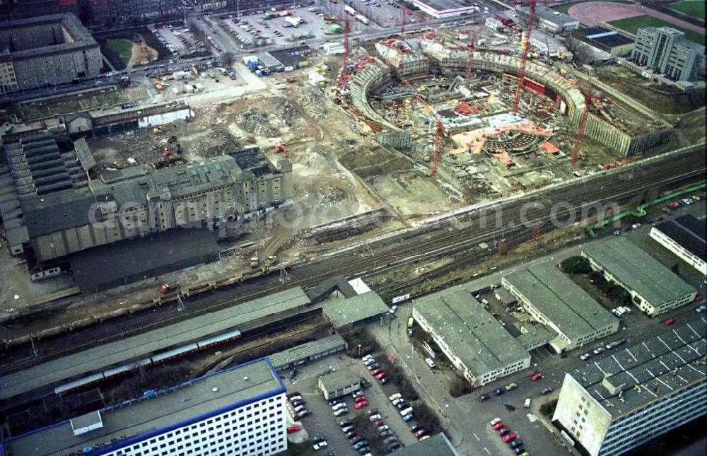 Berlin from above - 13.02.95 Radsporthallenbau an der Landsberger Allee/ Storkower Straße