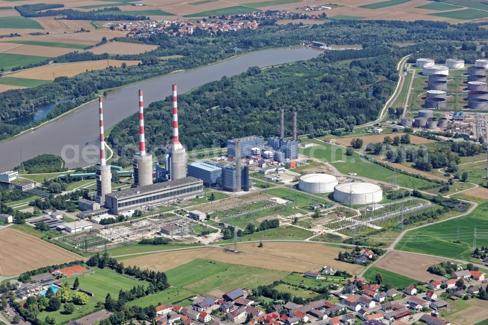 Vohburg an der Donau from the bird's eye view: Refinery equipment and management systems on the factory premises of the chemical manufacturer Bayernoil in Vohburg an der Donau in the state Bavaria