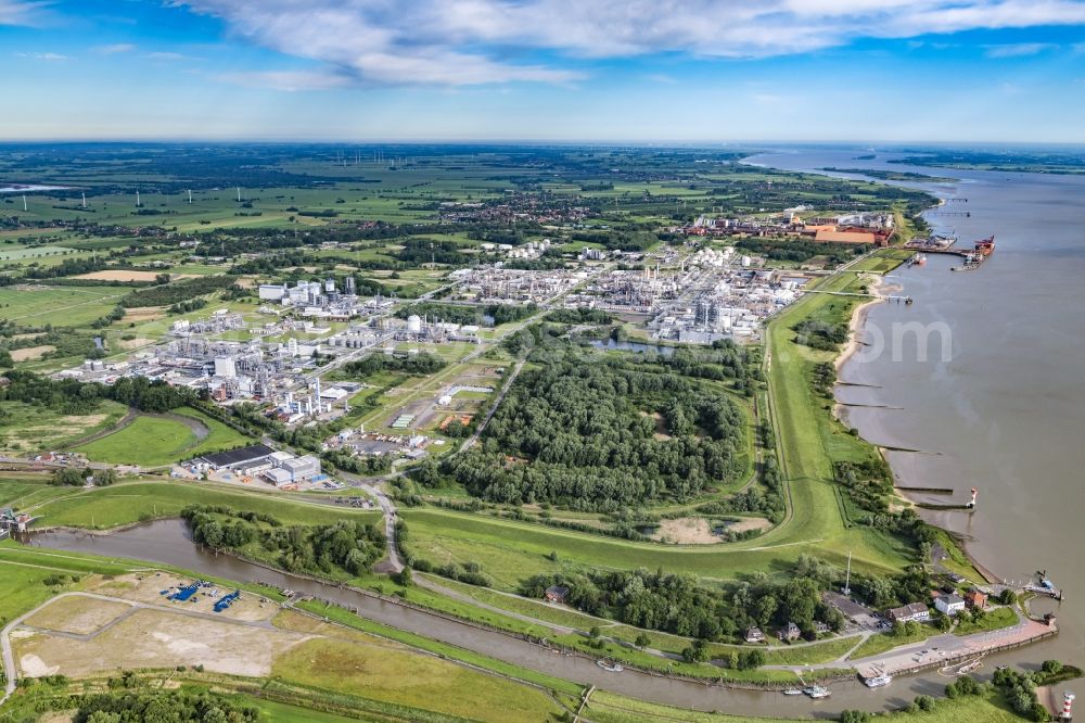 Stade from above - Refinery equipment and management systems on the factory premises of the chemical manufacturers of Fa. Dow Chemical Olin in Stade in the state Lower Saxony, Germany