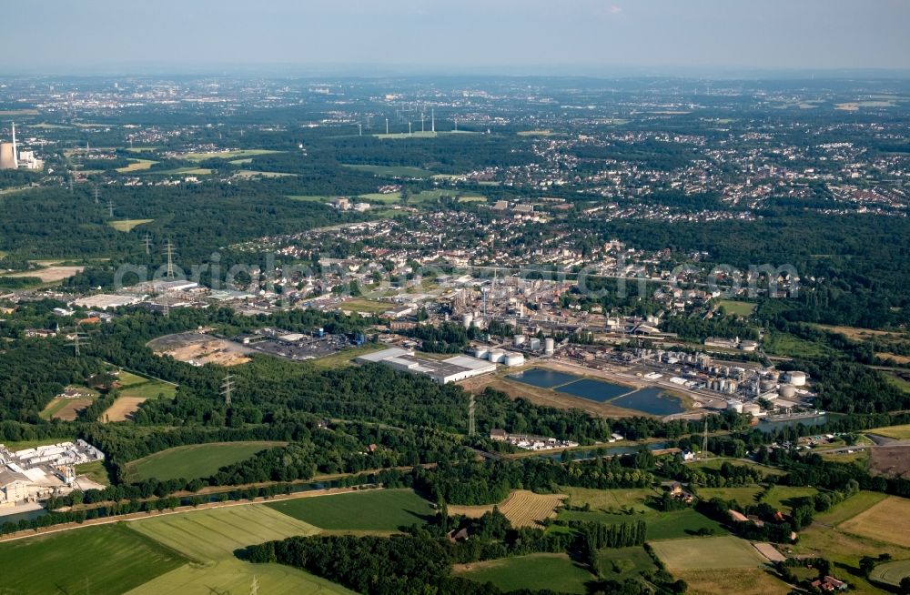 Aerial image Castrop-Rauxel - Refinery equipment and management systems on the factory premises of the chemical manufacturers Ruettgers Germany GmbH in Castrop-Rauxel in the state North Rhine-Westphalia, Germany