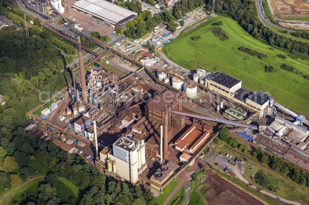 Aerial image Duisburg - Refinery facilities and piping systems on the factory premises of the chemical producer VENARTOR on Dr.-Rudolf-Sachtleben-Strasse in the district Homberg in Duisburg in the Ruhr area in the federal state of North Rhine-Westphalia, Germany