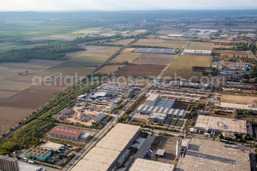 Aerial photograph Worms - Refinery equipment and management systems on the factory premises of the mineral oil manufacturers ROWE Mineraloelwerk GmbH in Worms in the state Rhineland-Palatinate, Germany