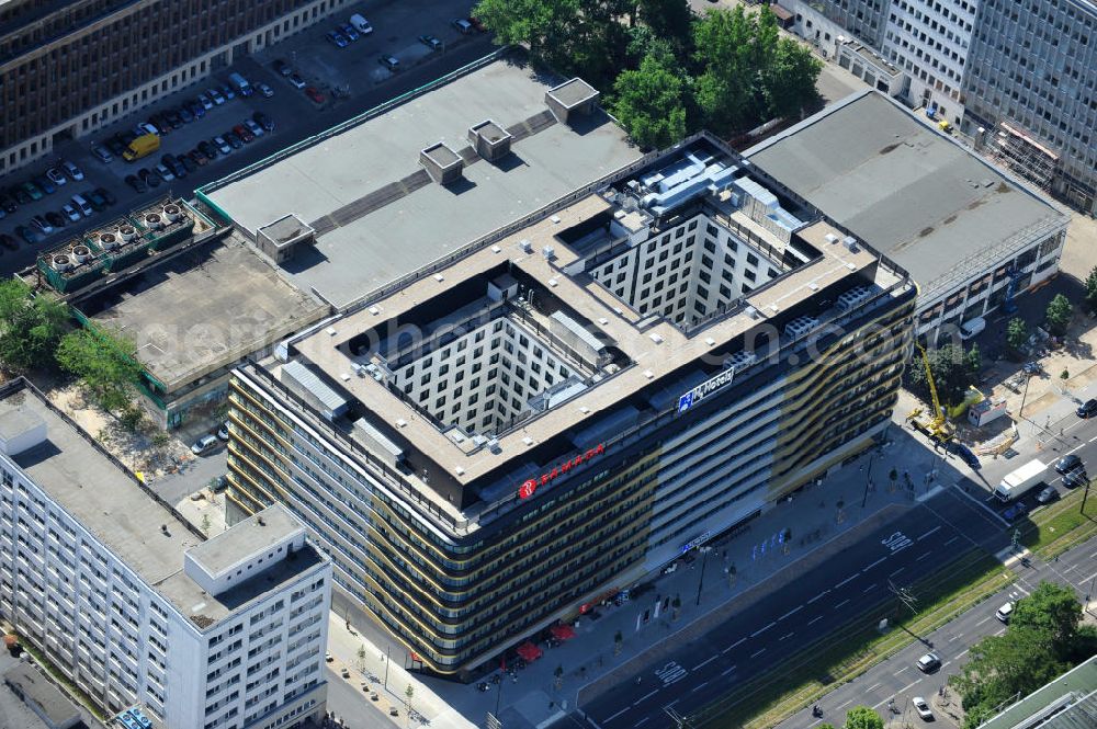 Berlin Mitte from above - Blick auf das neu errichtete Ramada / O2 Hotel Berlin an der Karl-Liebknecht-Straße 32. View the newly built Ramada Hotel Berlin-Alexanderplatz at the Karl-Liebknecht-Strasse 32 in the Mitte district.