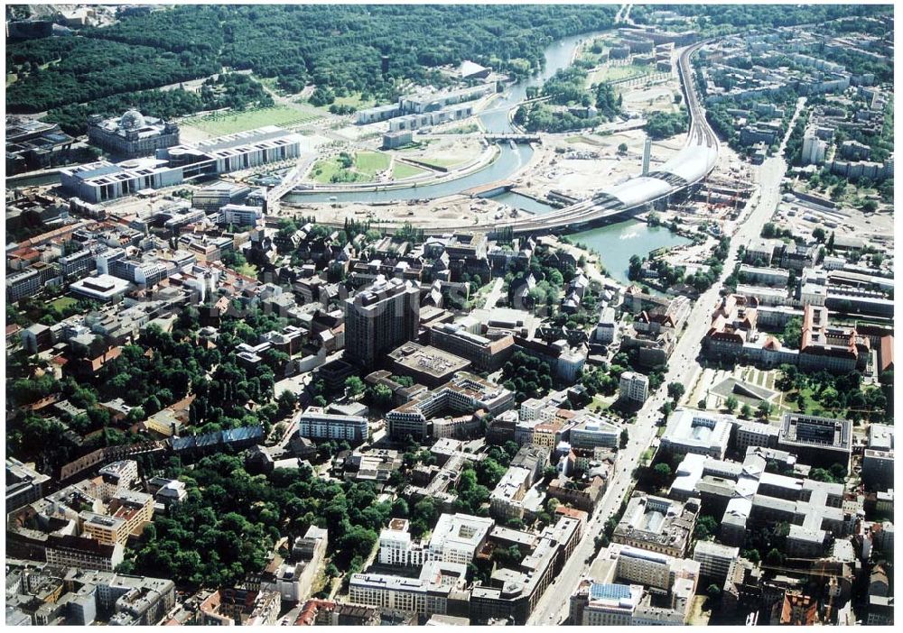 Berlin - Mitte from the bird's eye view: 29.05.04 BERLIN-MITTE Ramada Hotel in Berlin-Mitte an der Chausseestraße 118 in 10115 BERLIN