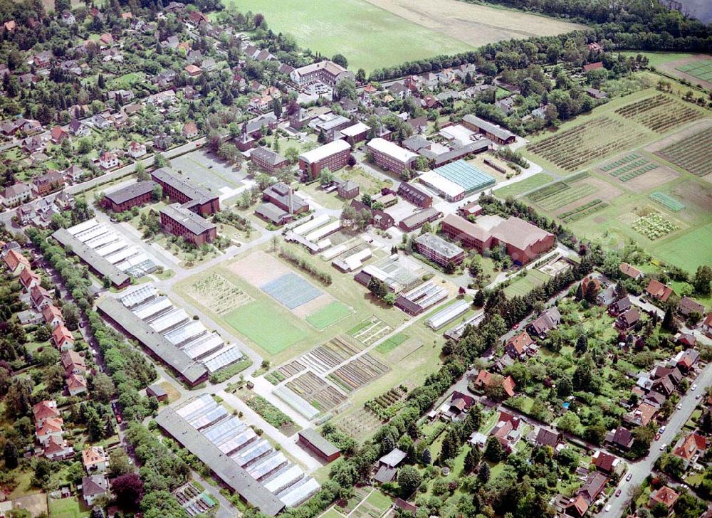 Braunschweig from the bird's eye view: Gelände der Biologischen Bundesanstalt für Land- und Forstwirtschaft am Messeweg 11 / 12 in 38104 Braunschweig