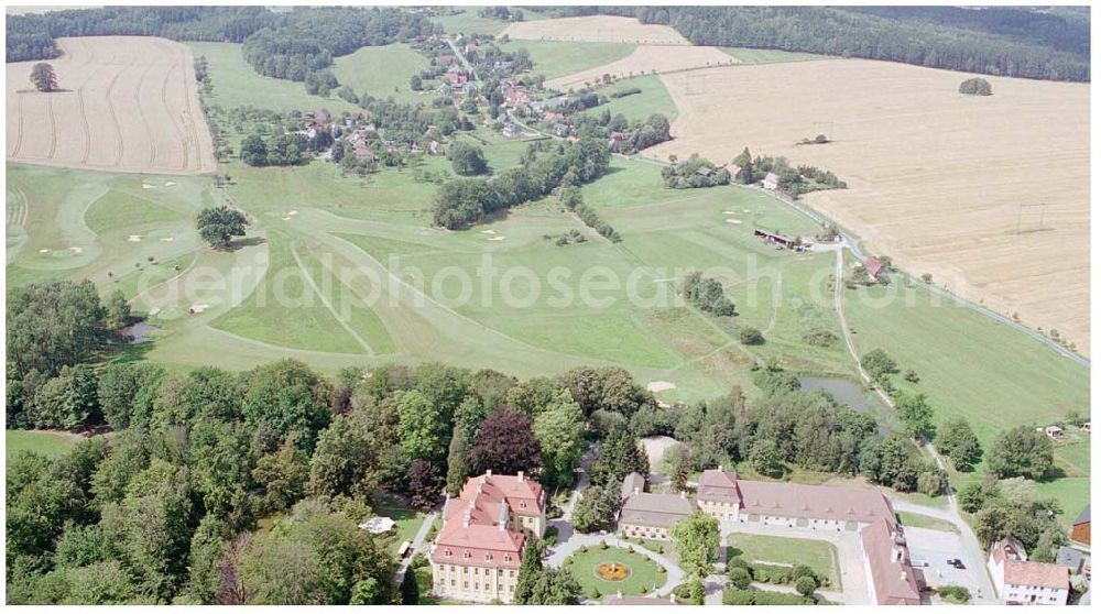 Aerial photograph Rammenau - 15.08.2004, Rammenau Blick auf das Schloss Rammenau, dass 1993 umfassend restauriert worden ist. Das Rammenauer Schloss ist zunächst im barocker Stil bis 1737 erbaut worden, wurde dann aber 1794 schon umgestaltet zum klassizistischem Stil.