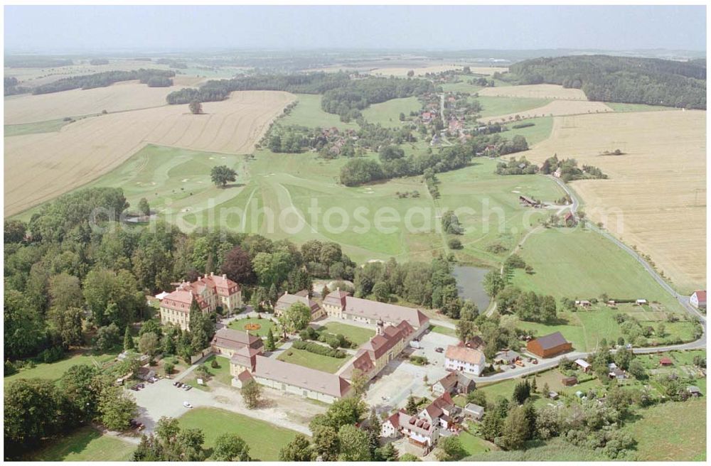 Rammenau from the bird's eye view: 15.08.2004, Rammenau Blick auf das Schloss Rammenau, dass 1993 umfassend restauriert worden ist. Das Rammenauer Schloss ist zunächst im barocker Stil bis 1737 erbaut worden, wurde dann aber 1794 schon umgestaltet zum klassizistischem Stil.