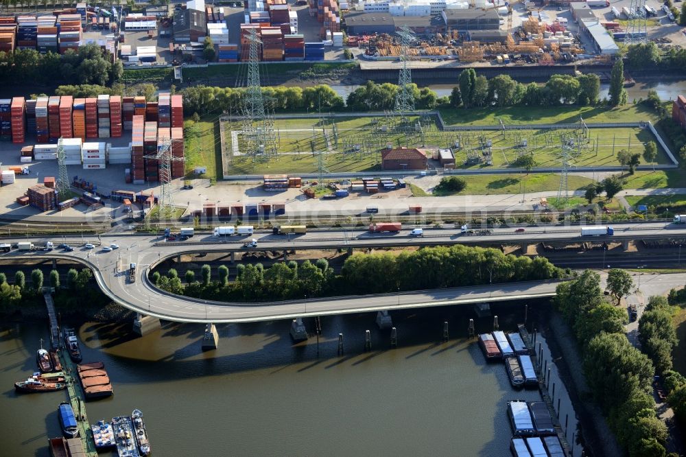 Aerial image Hamburg - Ramp bridge of the Breslauer road, so called Breslauer ramp in Hamburg-Mitte / Steinwerder. A project of the Hamburg Port Authority HPA