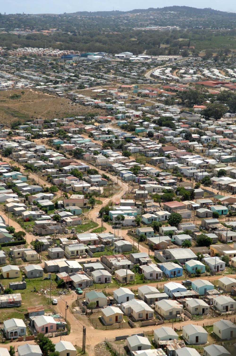 Port Elezabeth from above - Blick auf Wohnsiedlungen der vorwiegend schwarzen Bevölkerung im sozialen Randbezirk Gqebera von Port Elizabeth. The Walmer township Gqebera is the oldest township in Port Elizabeth.